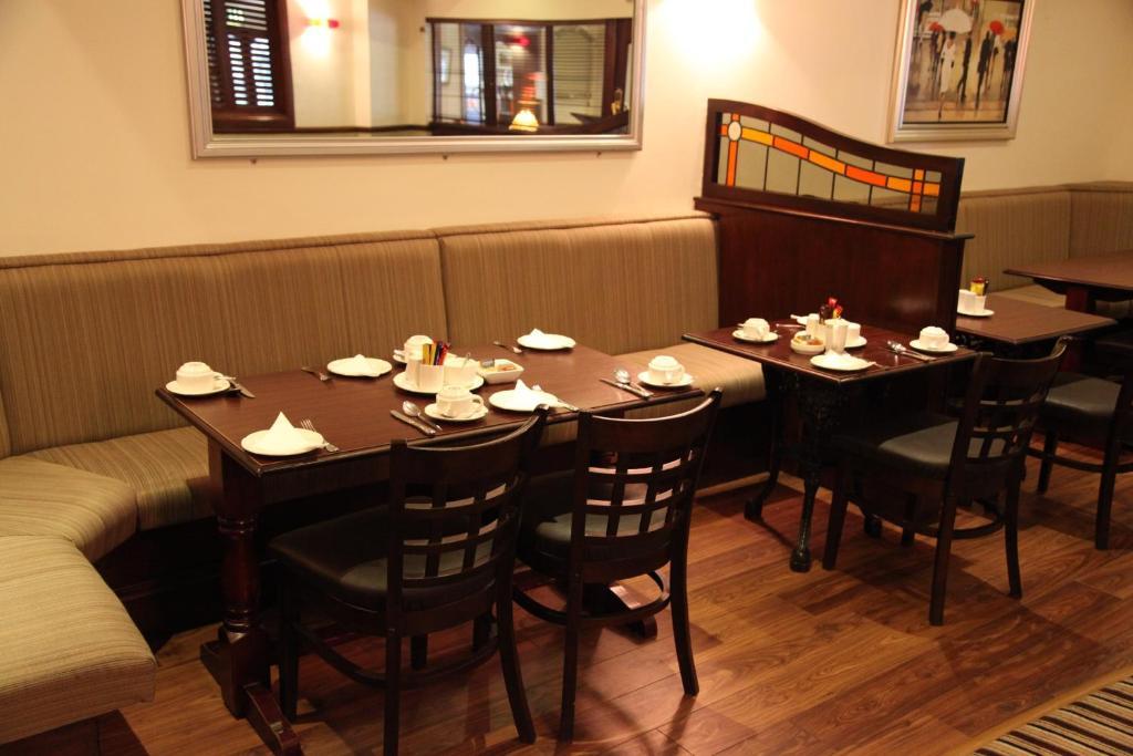 Dalton Inn Hotel كلاريموريس المظهر الخارجي الصورة