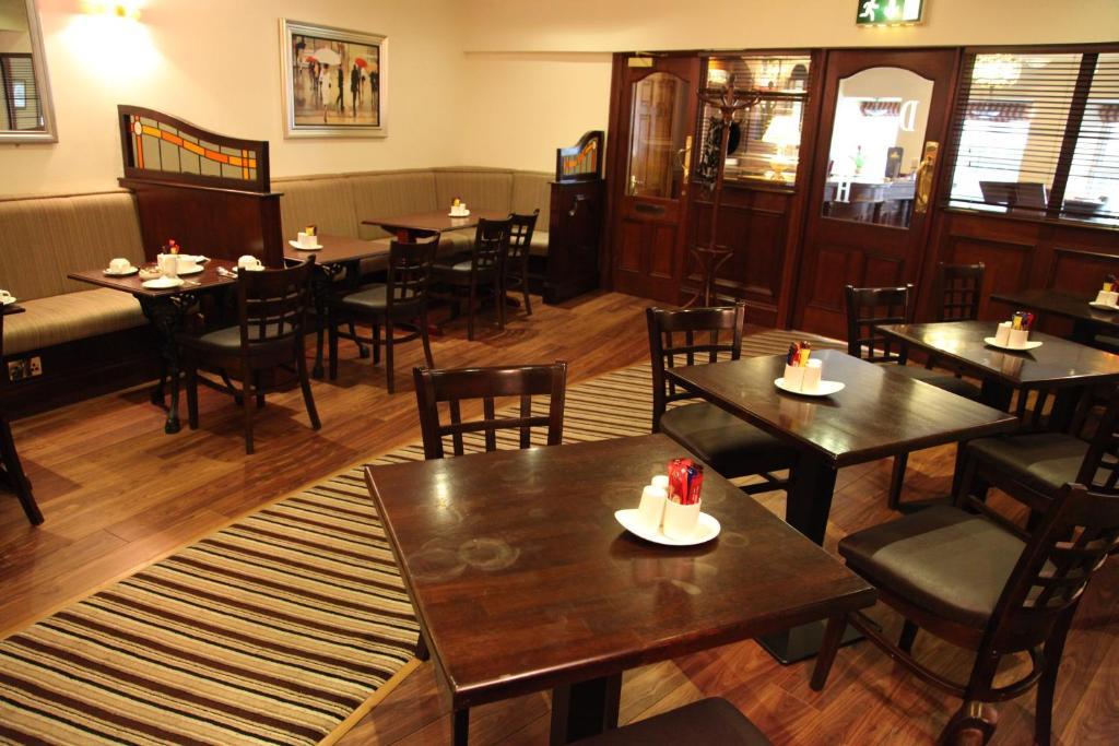Dalton Inn Hotel كلاريموريس المظهر الخارجي الصورة